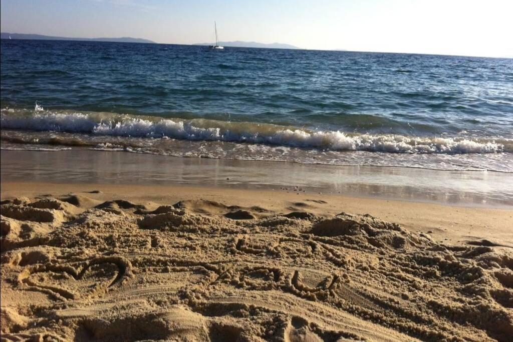Au Petit Bonheur Vue Mer, Parking, 400M Plage 르 라방두 외부 사진